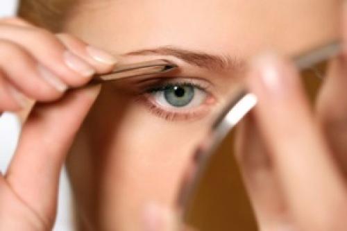 Biotattooing of eyebrows with henna during guards. Step-by-step instructions for biotattooing eyebrows with henna 