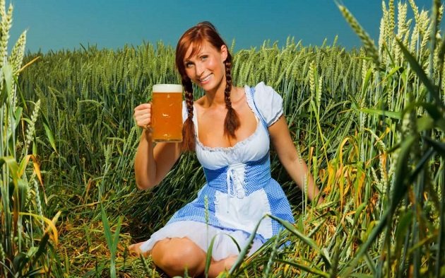 девушка с пивом