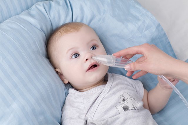 Breast milk for a runny nose in infants: treatment and is it possible to drip
