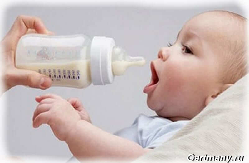 Storing expressed breast milk, photo