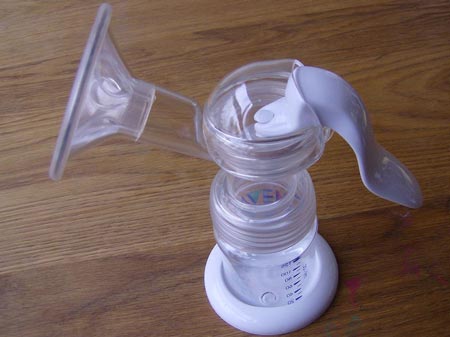 How to properly express breast milk with an Avent breast pump