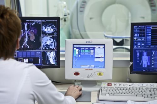 How does a kidney CT scan work?