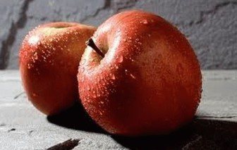 red apples during breastfeeding