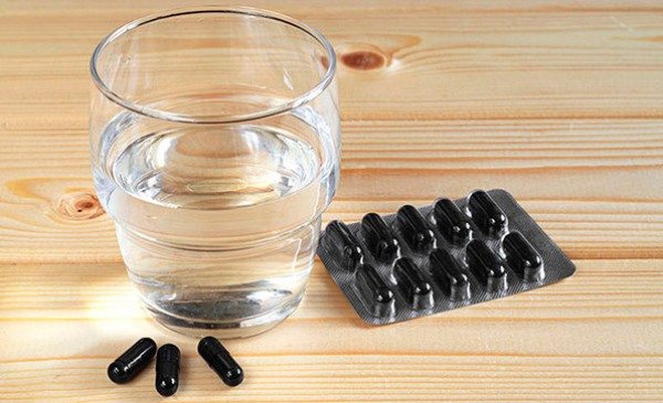 Can a nursing mother have activated charcoal?