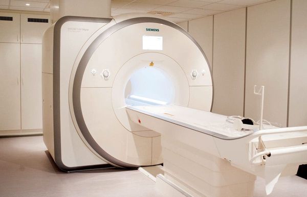 МРТ диагностика для людей с большим весом: есть ли томограф для полных пациентов?