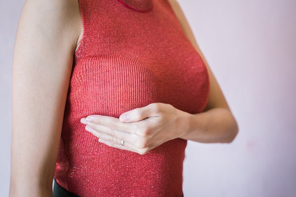 почему болит грудь при кормлении 1