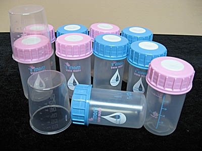 Dishes for storing expressed breast milk plastic container