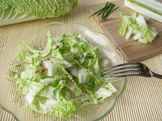 Salad with apple and meat