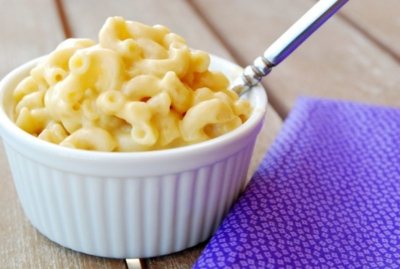 Should you give up pasta while breastfeeding? What types of food can mom eat? 