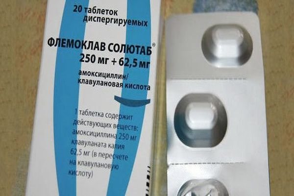 Packaging of Flemoxin tablets