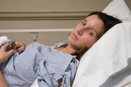 Woman after anesthesia: General anesthesia may interfere with breastfeeding after cesarean section.